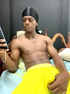 octavarium211 – webcam model profile photo Image 11