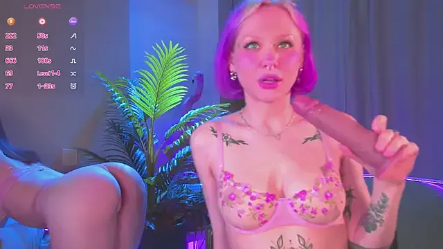 roouse – webcam model profile photo Image 2