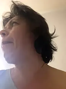 bambi_lu – webcam model profile photo Image 15