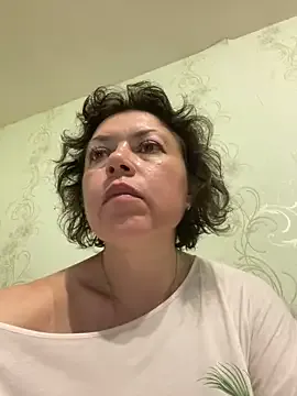 bambi_lu – webcam model profile photo Image 4