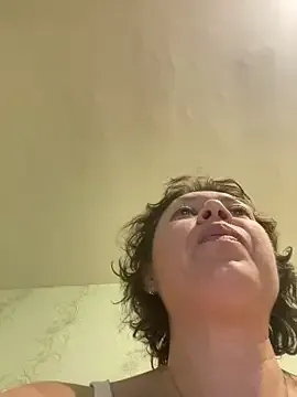 bambi_lu – webcam model profile photo Image 6