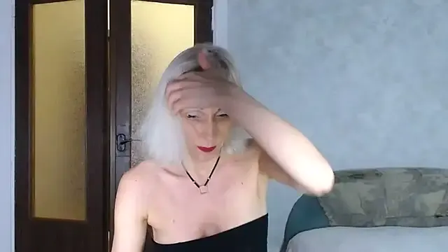 joannelson – webcam model profile photo Image 15