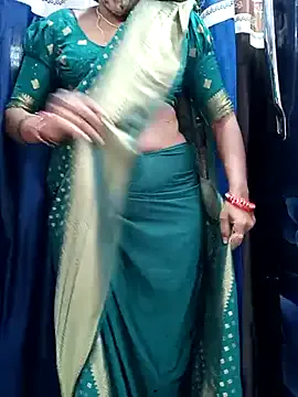 SunnyShiney – webcam model profile photo Image 12