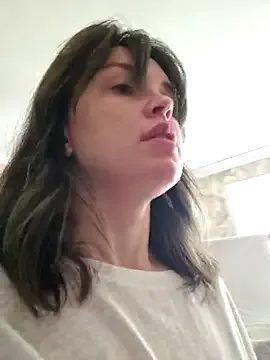 bambi_lu – webcam model profile photo Image 3