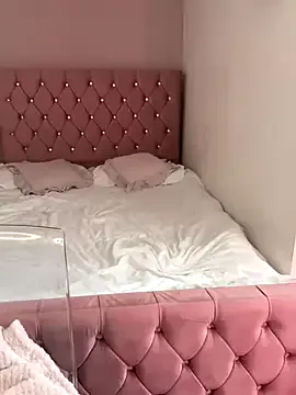 raisawetsx – webcam model profile photo Image 11