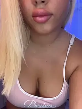 hina_porn – webcam model profile photo Image 12