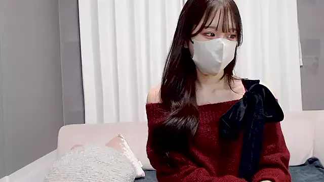 alana_glasses – webcam model profile photo Image 12