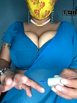 hina_porn – webcam model profile photo Image 5