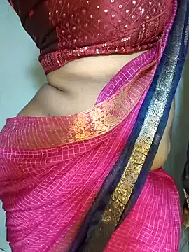 TOP_po – webcam model profile photo Image 17