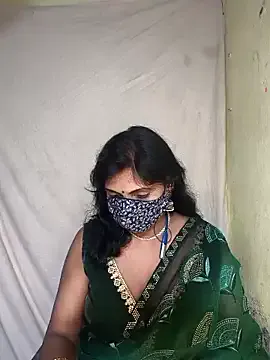 TOP_po – webcam model profile photo Image 3