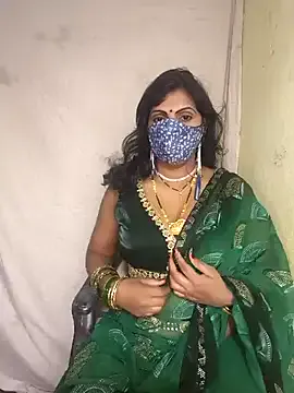 TOP_po – webcam model profile photo Image 5