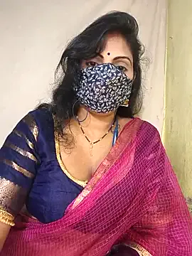 TOP_po – webcam model profile photo Image 7