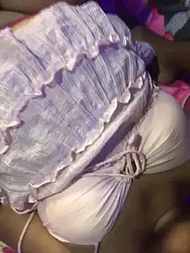 demieliss – webcam model profile photo Image 13