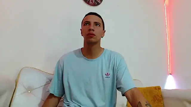 Taanni – webcam model profile photo Image 14