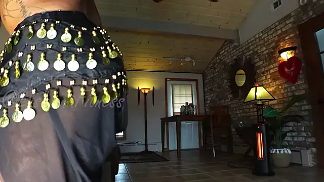 sexy_vania – webcam model profile photo Image 4