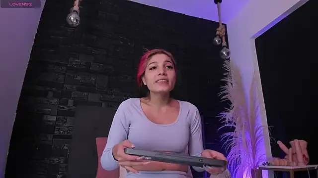 ysabell_viveris – webcam model profile photo Image 2