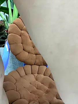 oops_my_english – webcam model profile photo Image 5