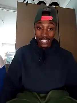 YoungSquad – webcam model profile photo Image 2
