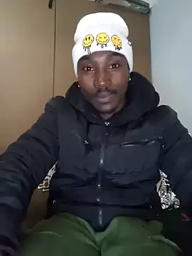 YoungSquad – webcam model profile photo Image 4