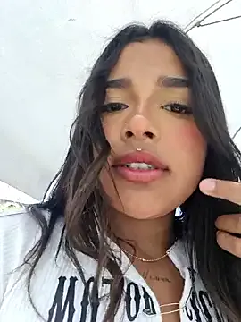 NATINATU252525 – webcam model profile photo Image 19