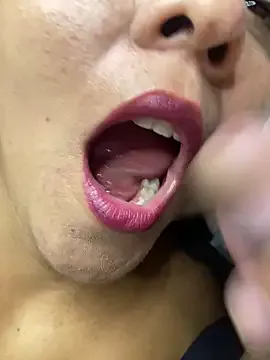 hina_porn – webcam model profile photo Image 18