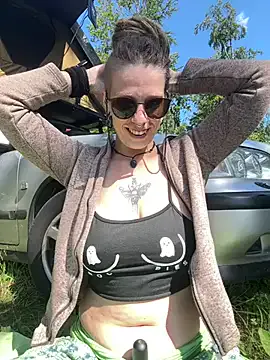 trippylilly – webcam model profile photo Image 12