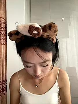 bambi_lu – webcam model profile photo Image 14