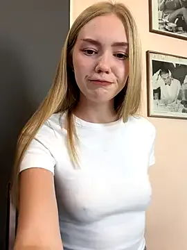 luna_jonnes1 – webcam model profile photo Image 5