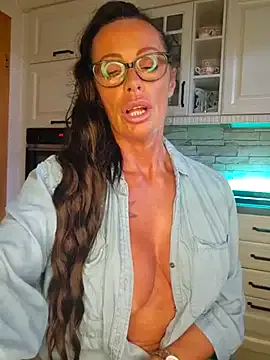 hina_porn – webcam model profile photo Image 9