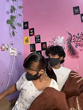 Taanni – webcam model profile photo Image 3