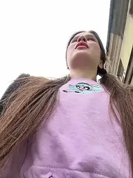 hina_porn – webcam model profile photo Image 3