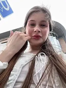 hina_porn – webcam model profile photo Image 4