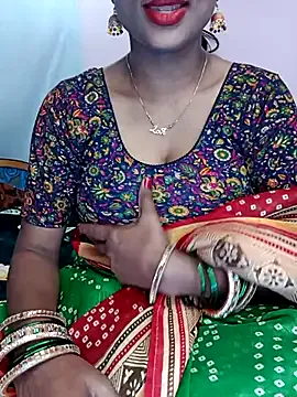 hina_porn – webcam model profile photo Image 4