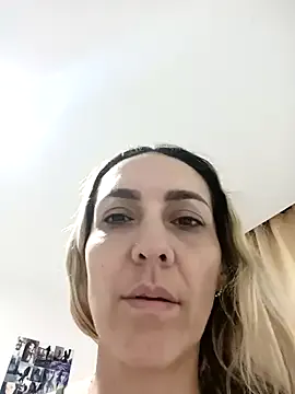 alana15 show preview Image 3