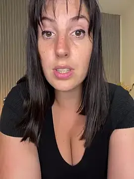 JP_Erotic_LIVE-Camera_ – webcam model profile photo Image 2