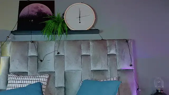 Allla – webcam model profile photo Image 18