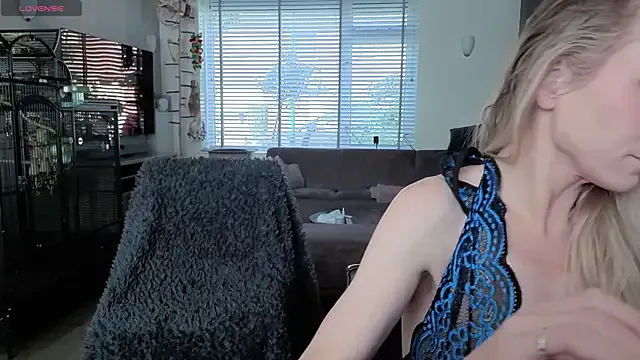 NaomiAndFriends Image 6