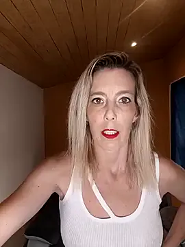 savagesweethearts – webcam model profile photo Image 3