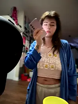 lucretiaburnaugh – webcam model profile photo Image 4