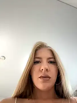 ava_delightt – webcam model profile photo Image 6