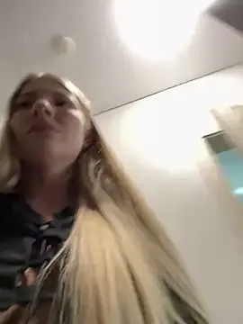 ava_delightt – webcam model profile photo Image 7