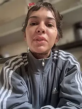 zui_lu – webcam model profile photo Image 18