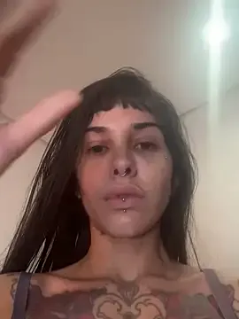 zui_lu – webcam model profile photo Image 6