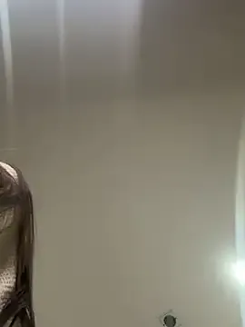 zui_lu – webcam model profile photo Image 8