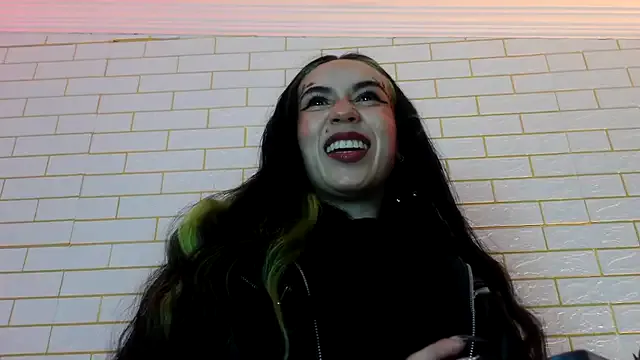 maddiebryggs – webcam model profile photo Image 11