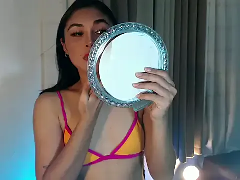 alana15 – webcam model profile photo Image 2