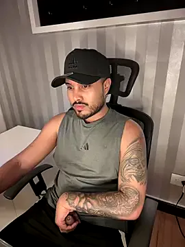 hina_porn – webcam model profile photo Image 2
