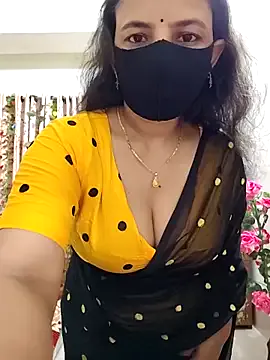 IORio2 – webcam model profile photo Image 12