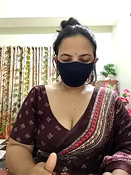 IORio2 – webcam model profile photo Image 15