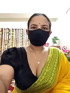 IORio2 – webcam model profile photo Image 9